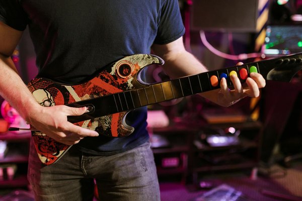 Comment configurer un serveur NTP pour synchroniser l'heure sur un réseau d'entreprise ?